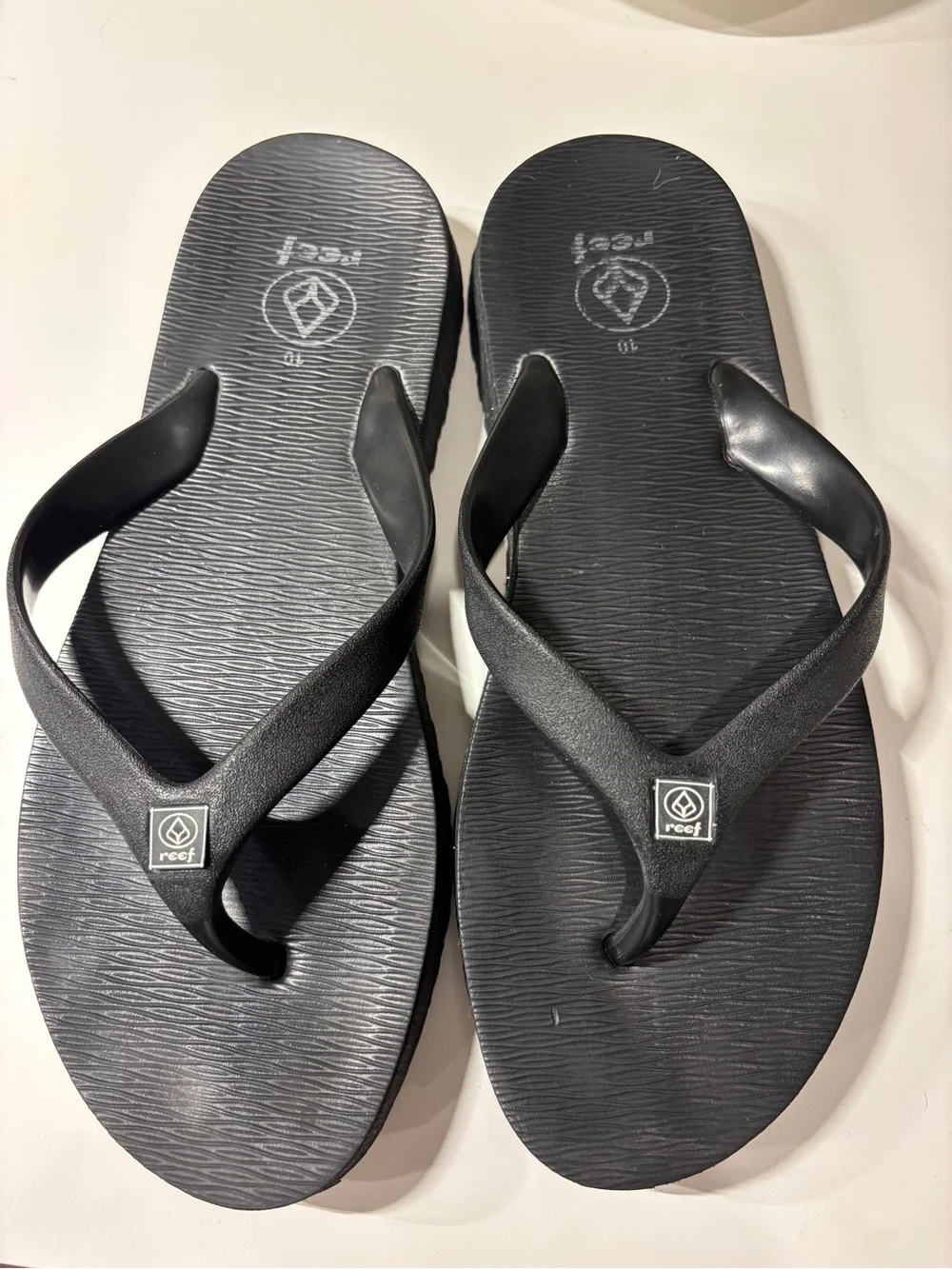 Reef Men's Black Textured Strap Flip-Flops